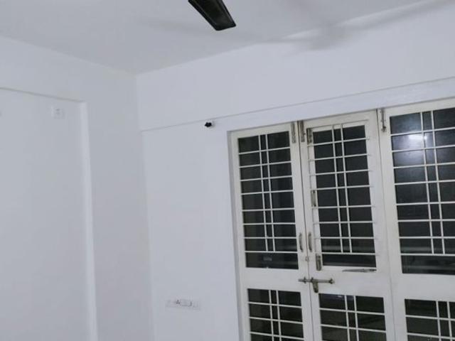 Rental | 2 BHK 800 Sq.Ft. Apartment in Eimwoods Apartment