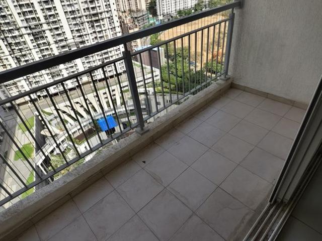 Rental | 2 BHK 800 Sq.Ft. Apartment in Godrej Emerald