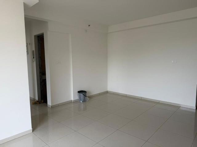 Rental | 2 BHK 800 Sq.Ft. Apartment in Godrej Emerald