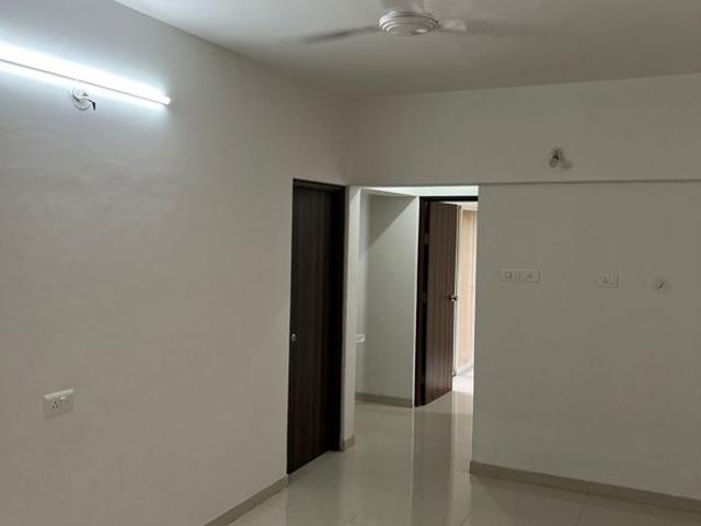 Rental | 2 BHK 800 Sq.Ft. Apartment in Goel Ganga Amber