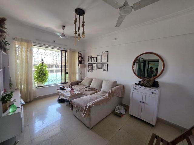 Rental | 2 BHK 800 Sq.Ft. Apartment in Gurukrupa Marina Enclave