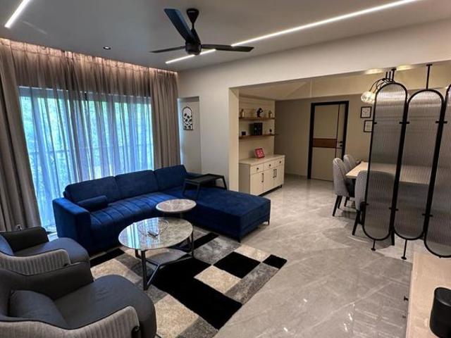 Rental | 2 BHK 800 Sq.Ft. Apartment in Juhu Pearl