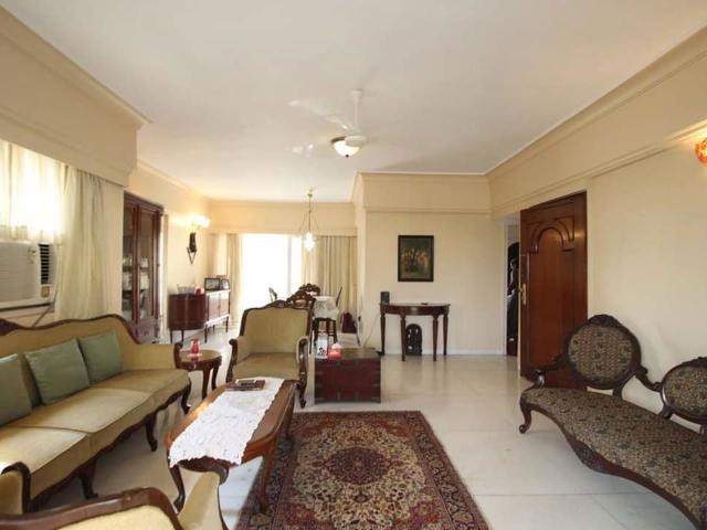 Rental | 2 BHK 800 Sq.Ft. Apartment in Krishna Villa Santacruz