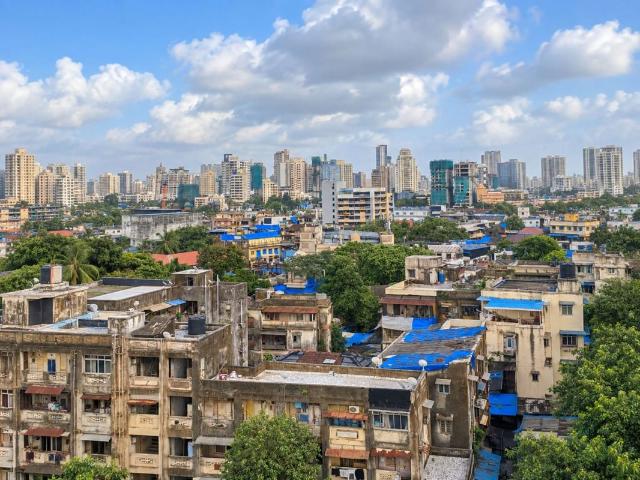 Rental | 2 BHK 800 Sq.Ft. Apartment in Lokhandwala Residency