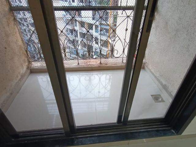 Rental | 2 BHK 800 Sq.Ft. Apartment in Nisarg Hyde Park