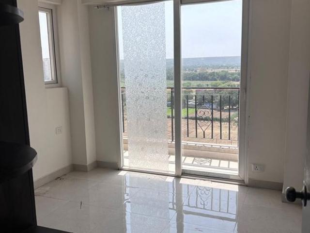 Rental | 2 BHK 800 Sq.Ft. Apartment in Pyramid Square 67A