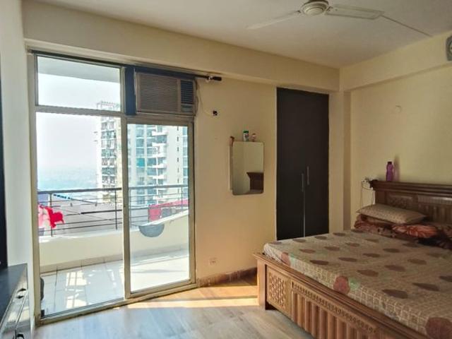 Rental | 2 BHK + 800 Sq.Ft. Apartment in Radha Housing Society