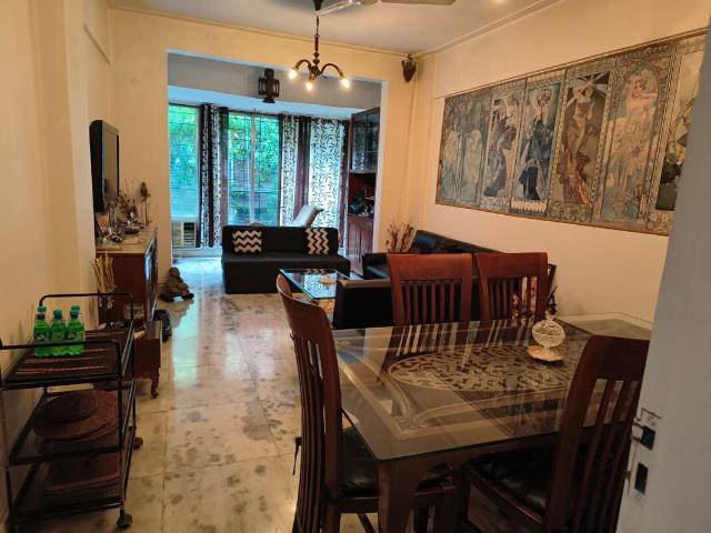 Rental | 2 BHK 800 Sq.Ft. Apartment in Santacruz West