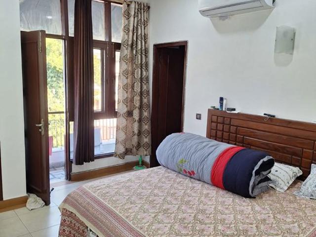 Rental | 2 BHK 800 Sq.Ft. Apartment in Sainik Farm