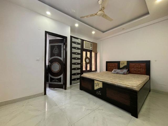 Rental | 2 BHK + 800 Sq.Ft. Apartment in Saket