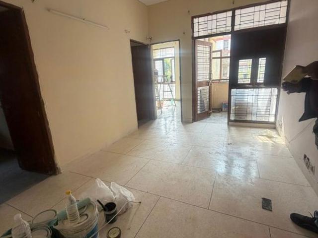 Rental | 2 BHK 800 Sq.Ft. Apartment in Sector 15