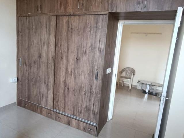 Rental | 2 BHK 800 Sq.Ft. Apartment in Shree Vardhman Mantra