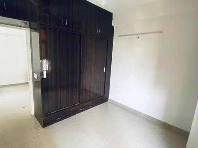 Rental | 2 BHK 800 Sq.Ft. Apartment in Shree Vardhman Mantra