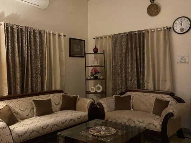 Rental | 2 BHK 800 Sq.Ft. Apartment in Swastik Park
