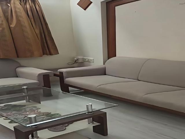 Rental | 2 BHK 825 Sq.Ft. Apartment in Dadar East
