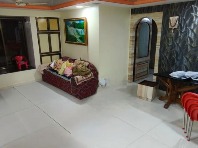 Rental | 2 BHK 840 Sq.Ft. Apartment in Rustomjee Regency