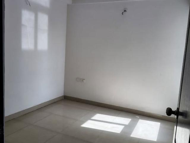 Rental | 2 BHK 840 Sq.Ft. Apartment in Sector 5 Wave City