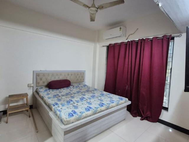 Rental | 2 BHK + 842 Sq.Ft. Apartment in Royal Palms