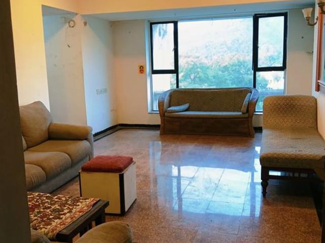 Rental | 2 BHK + 842 Sq.Ft. Apartment in Royal Palms
