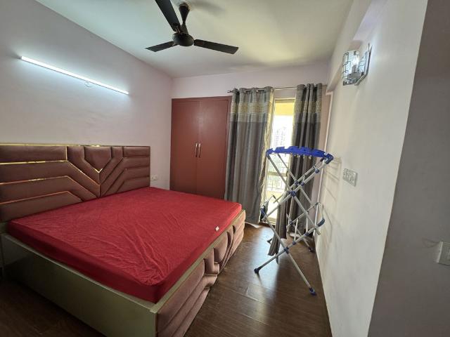 Rental | 2 BHK + 850 Sq.Ft. Apartment in Jaypee Greens Kosmos