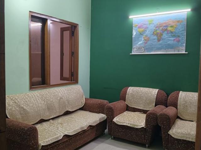 Rental | 2 BHK + 850 Sq.Ft. Apartment in Khirki Extension