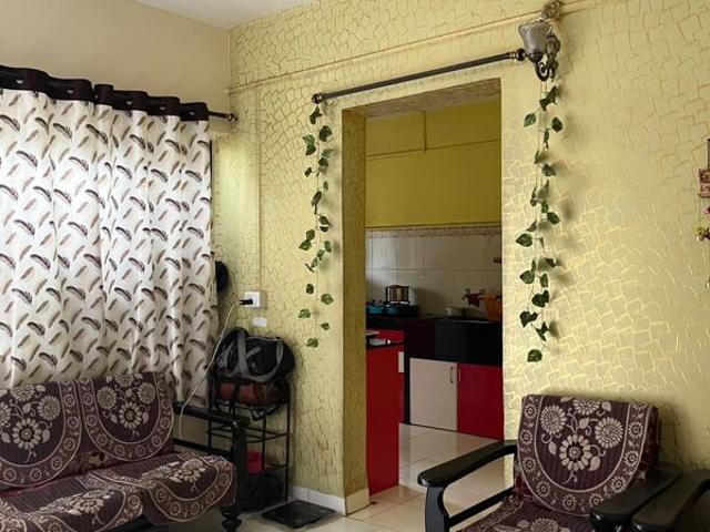 Rental | 2 BHK 850 Sq.Ft. Apartment in Laxmi Nagar Society