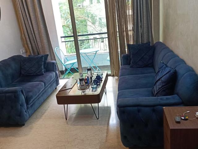 Rental | 2 BHK 850 Sq.Ft. Apartment in Satellite Royale