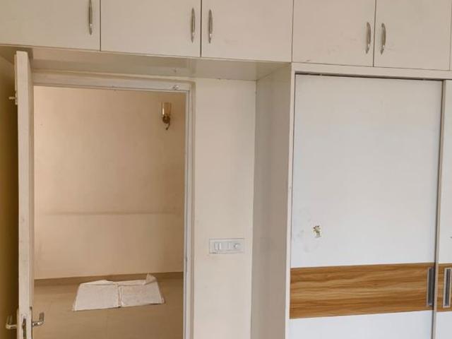Rental | 2 BHK 850 Sq.Ft. Apartment in Shree Vardhman Mantra