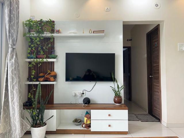 Rental | 2 BHK 860 Sq.Ft. Apartment in Megapolis Symphony