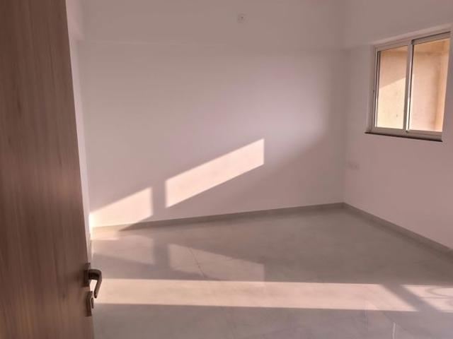Rental | 2 BHK 890 Sq.Ft. Apartment in Aaiji Crystal