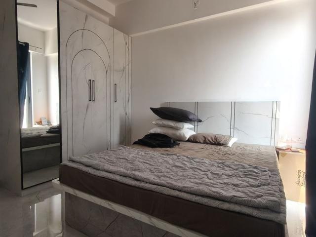 Rental | 2 BHK + 890 Sq.Ft. Apartment in Majestique Signature Towers