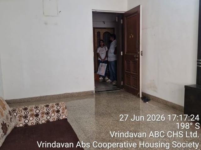 Rental | 2 BHK 900 Sq.Ft. Apartment in Vrindavan CHS Malad