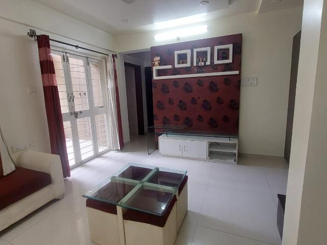 Rental | 2 BHK 900 Sq.Ft. Apartment in Yash Sankul