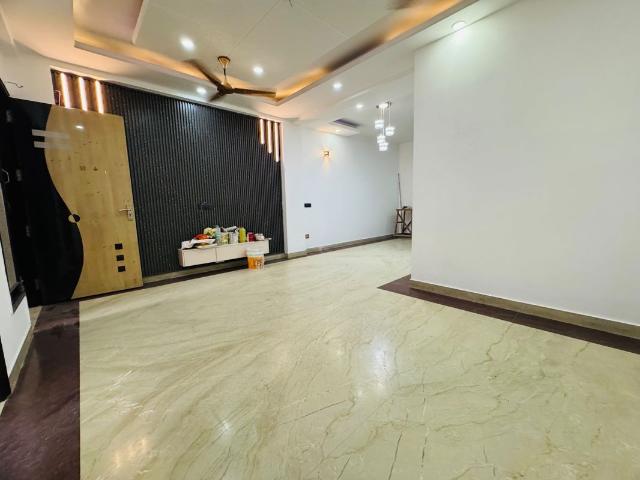 Rental | 2 BHK + 900 Sq.Ft. Apartment in Chattarpur