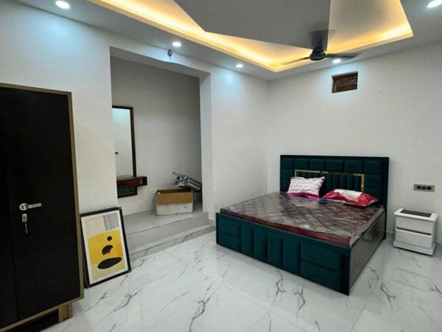 Rental | 2 BHK 900 Sq.Ft. Apartment in Freedom Fighters Enclave