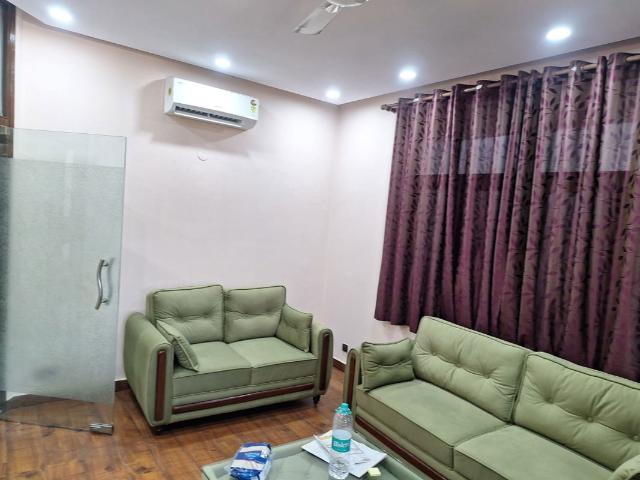 Rental | 2 BHK 900 Sq.Ft. Apartment in Freedom Fighters Enclave