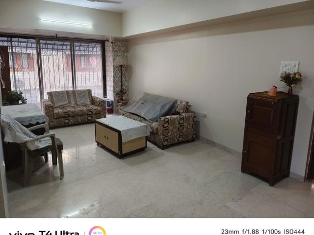Rental | 2 BHK 900 Sq.Ft. Apartment in Khar West