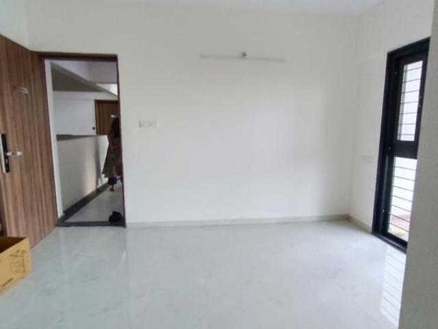 Rental | 2 BHK 900 Sq.Ft. Apartment in Kohinoor Shangrila