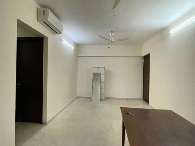 Rental | 2 BHK + 900 Sq.Ft. Apartment in Lodha Splendora