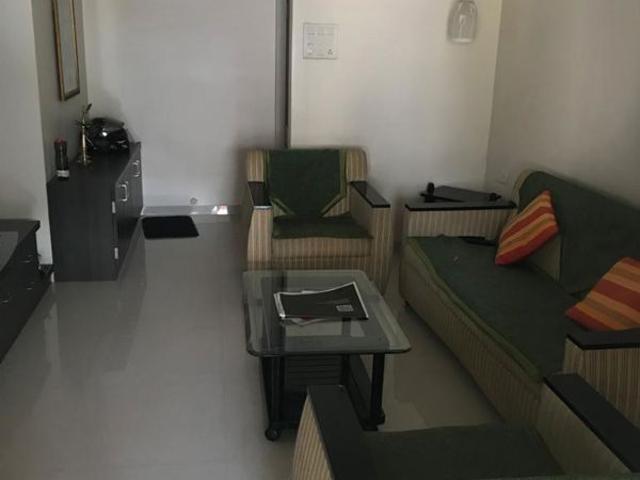 Rental | 2 BHK 900 Sq.Ft. Apartment in Mahalaxmi Nagar CHS
