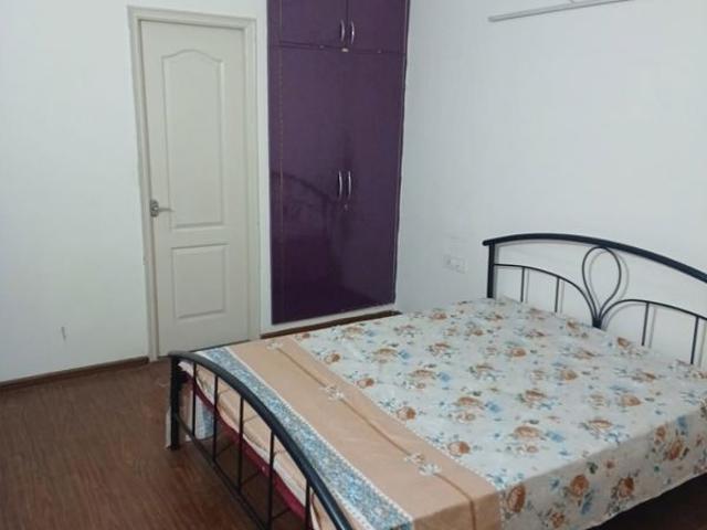 Rental | 2 BHK 900 Sq.Ft. Apartment in Maxblis White House