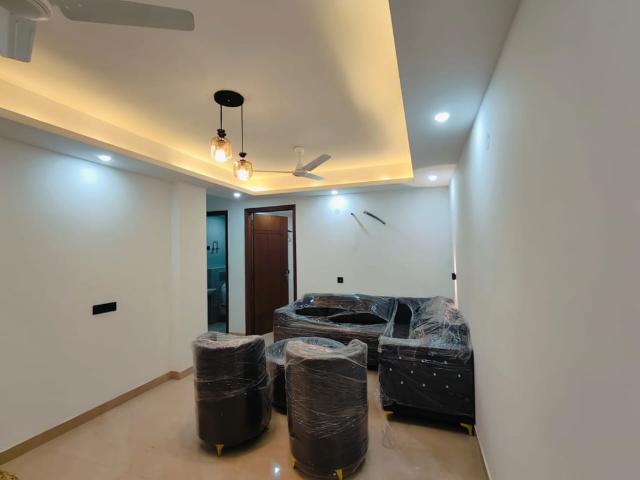 Rental | 2 BHK 900 Sq.Ft. Apartment in Saket