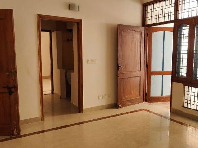 Rental | 2 BHK + 917 Sq.Ft. Independent House in Sector 14