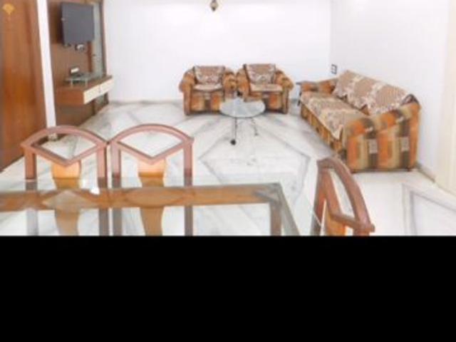 Rental | 2 BHK 925 Sq.Ft. Apartment in Andheri CHS