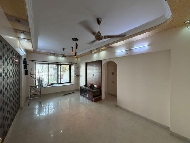 Rental | 2 BHK 930 Sq.Ft. Apartment in Lokhandwala Whispering Palms
