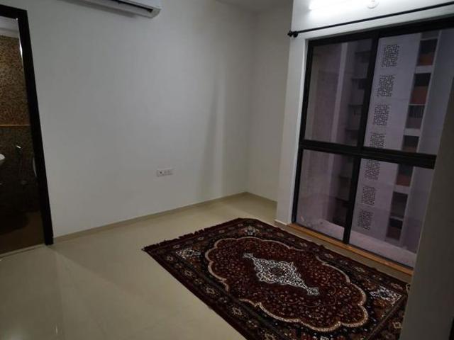 Rental | 2 BHK 932 Sq.Ft. Apartment in Lodha Downtown