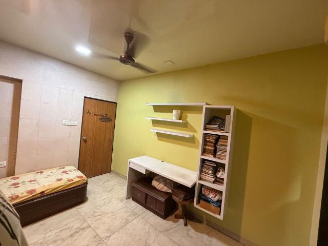 Rental | 2 BHK 946 Sq.Ft. Apartment in Union Park Khar West