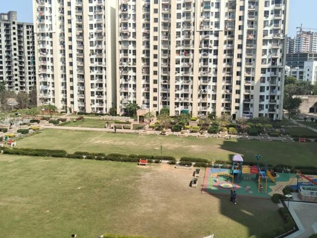Rental | 2 BHK 950 Sq.Ft. Apartment in Unitech The Residences Gurgaon