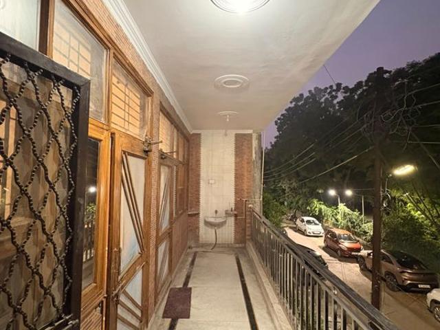 Rental | 2 BHK 950 Sq.Ft. Apartment in Aims Golf City