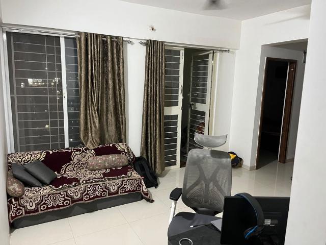 Rental | 2 BHK 950 Sq.Ft. Apartment in Little Earth Apartments